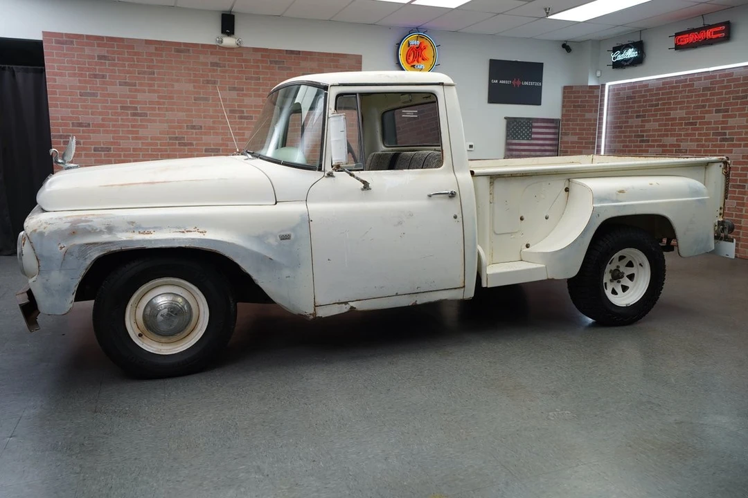 1966 International - Image 4 of 21