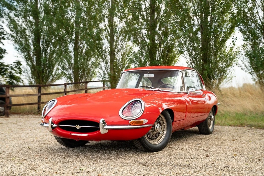 1900 Jaguar E-Type Series 1 2+2 - Image 2 of 30