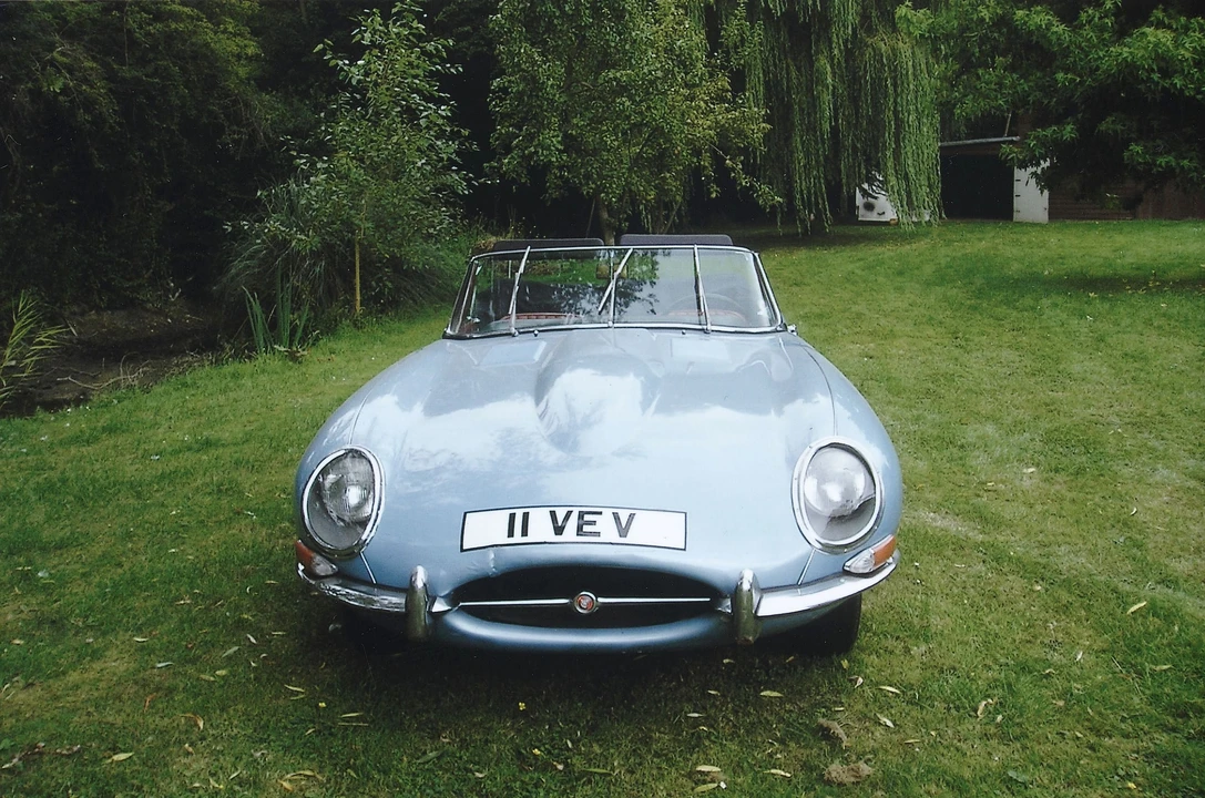 1966 Jaguar E-Type Series 1 - Image 2 of 3