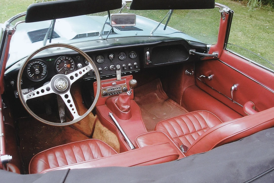 1966 Jaguar E-Type Series 1 - Image 3 of 3