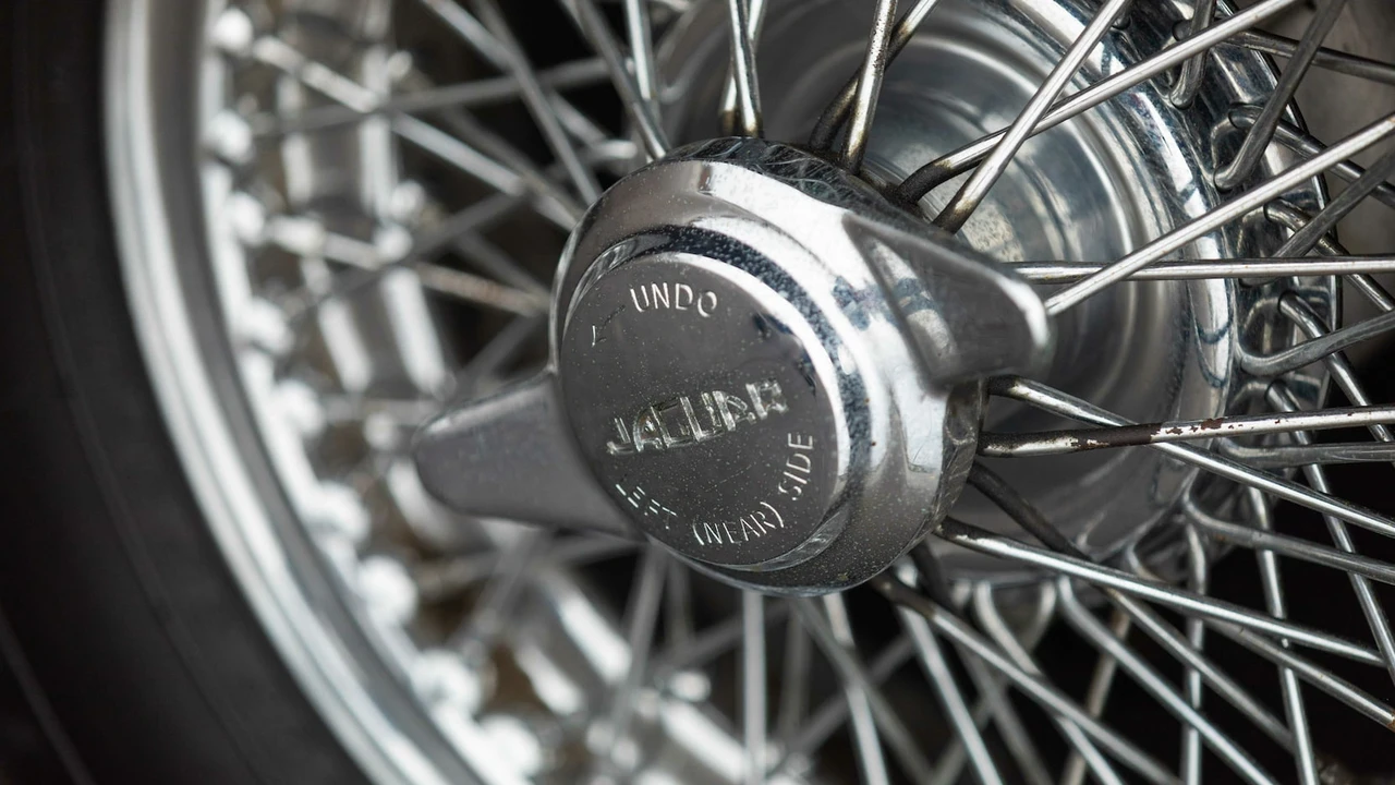 1966 Jaguar E-Type Series 1 - Image 11 of 24