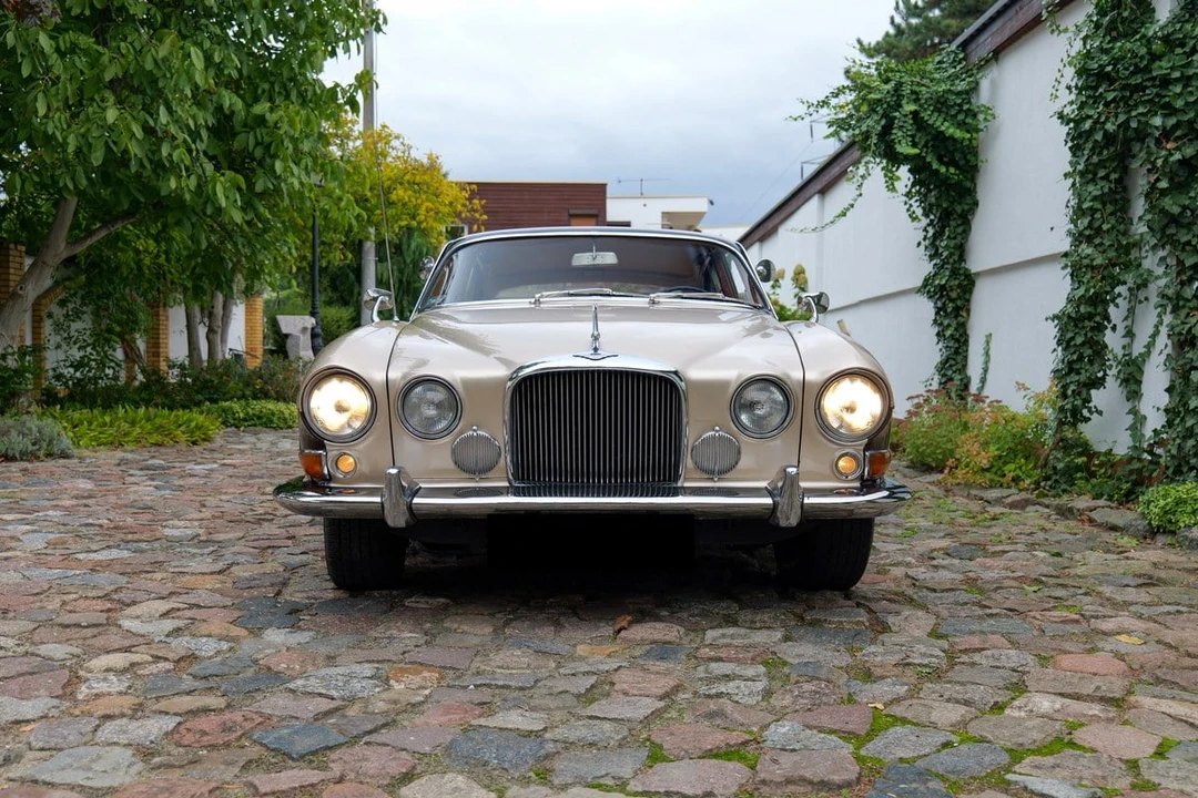 1966 Jaguar Mark X - Image 9 of 30