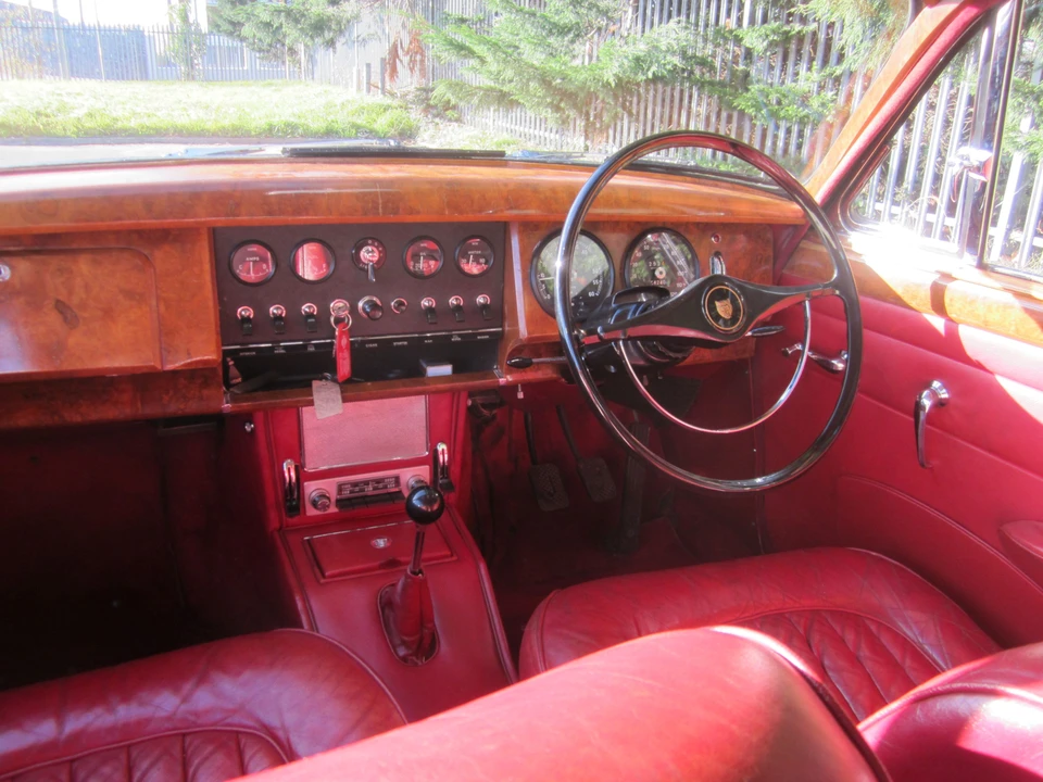 1966 Jaguar Mark II - Image 8 of 10