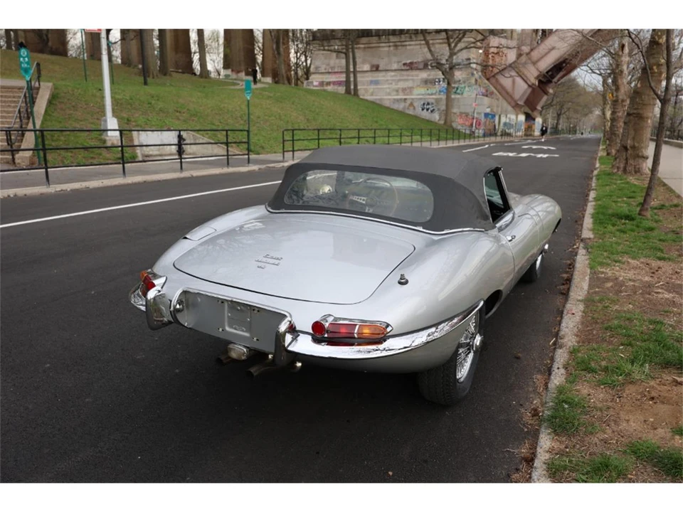 1966 Jaguar E-Type Series 1 - Image 4 of 7