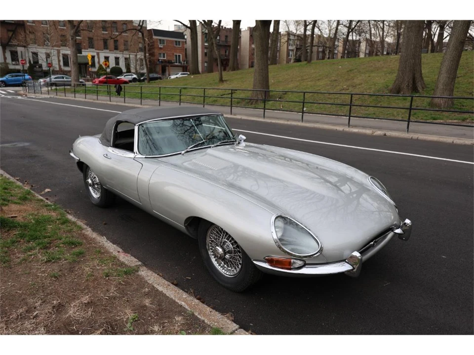 1966 Jaguar E-Type Series 1 - Image 2 of 7
