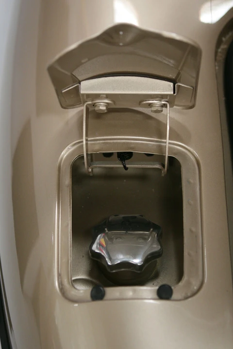 1966 Jaguar E-Type Series 1 - Image 3 of 4