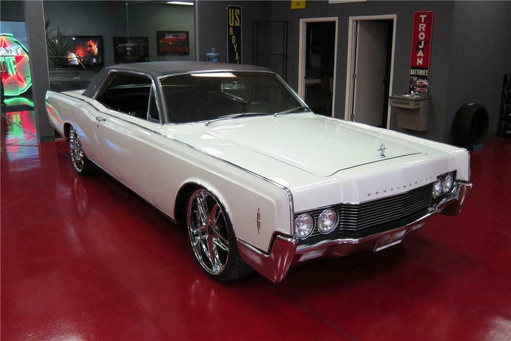 1966 Lincoln Continental 4th Gen - Image 2 of 5