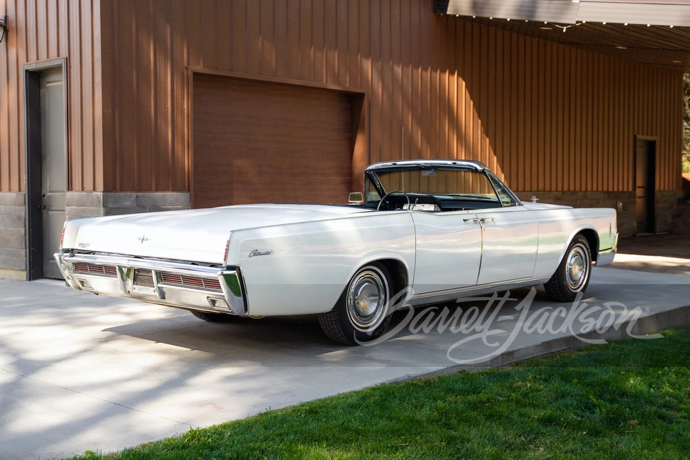 1966 Lincoln Continental 4th Gen - Image 17 of 18