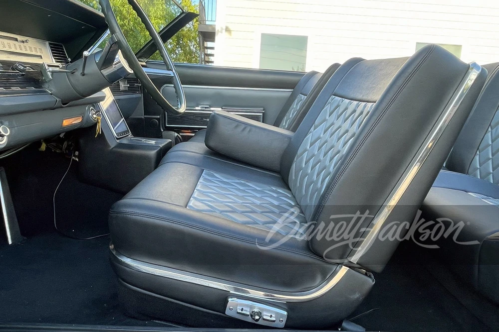 1966 Lincoln Continental 4th Gen - Image 6 of 17