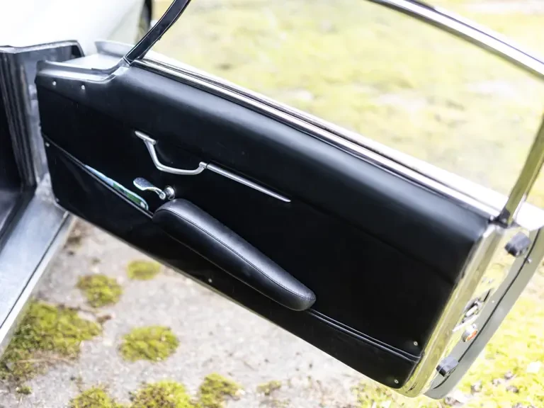 1966 Lamborghini 400 GT - Image 22 of 31