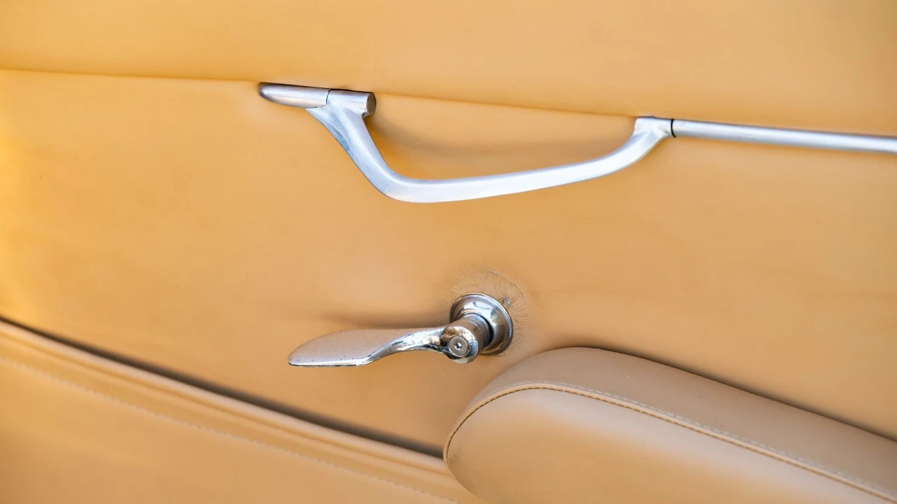 1966 Lamborghini 400 GT - Image 28 of 31