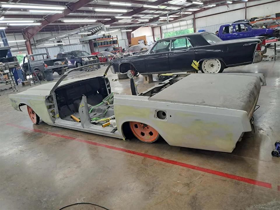 1966 Lincoln Continental 4th Gen - Image 10 of 14