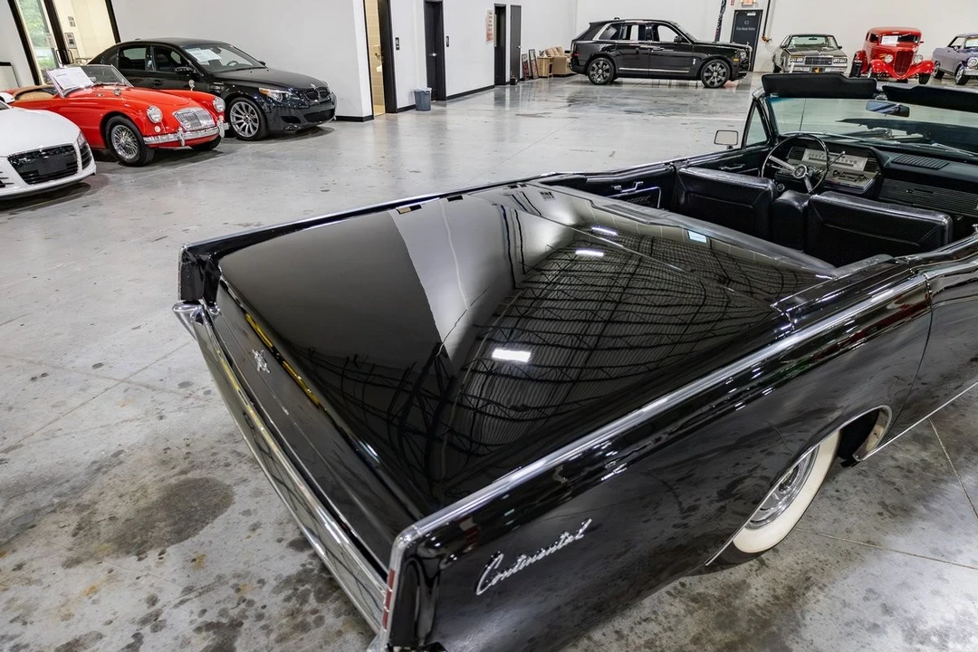 1966 Lincoln Continental 4th Gen - Image 20 of 31