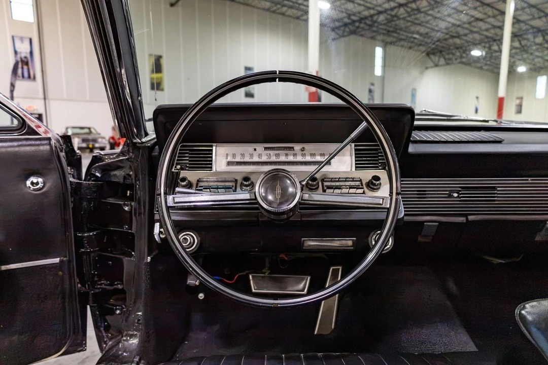 1966 Lincoln Continental 4th Gen - Image 10 of 31