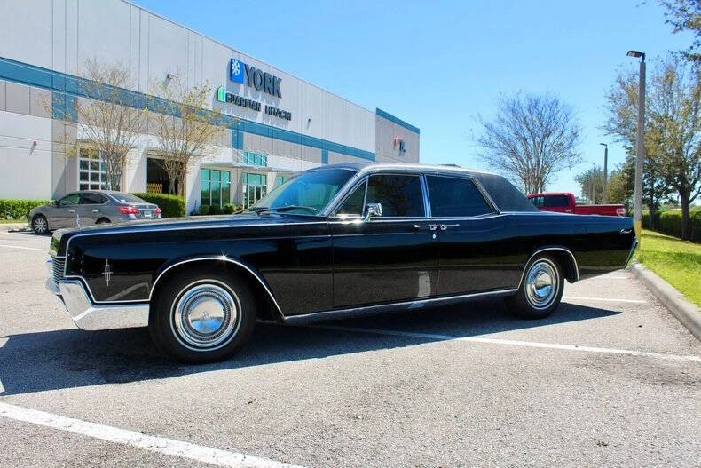 1966 Lincoln Continental 4th Gen - Image 9 of 12