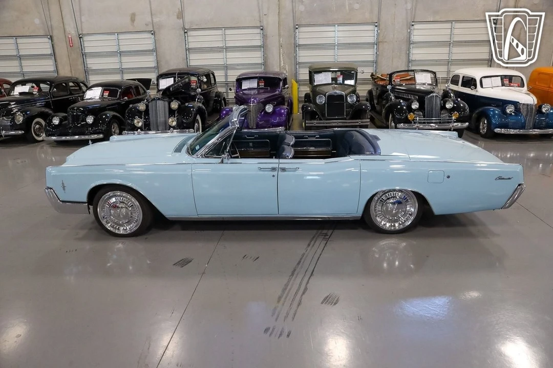 1966 Lincoln Continental 4th Gen - Image 11 of 12