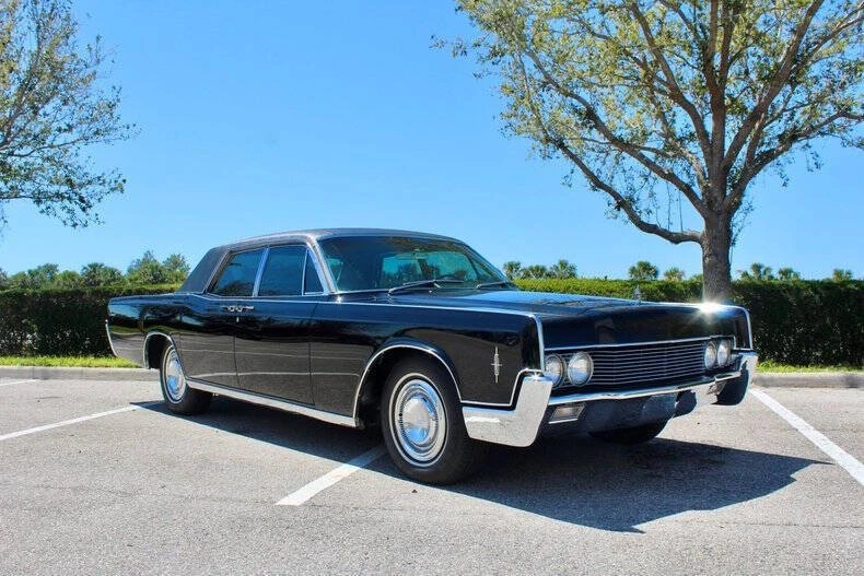 1966 Lincoln Continental 4th Gen - Image 5 of 12