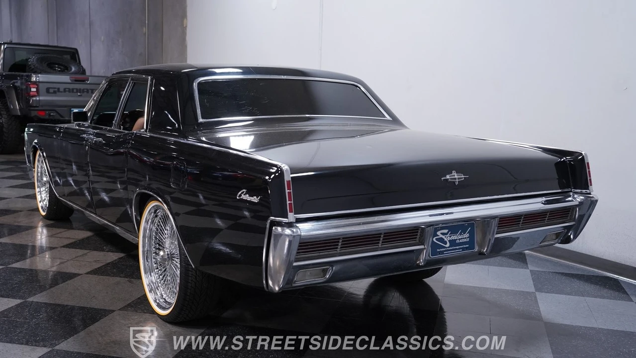 1966 Lincoln Continental 4th Gen - Image 10 of 12