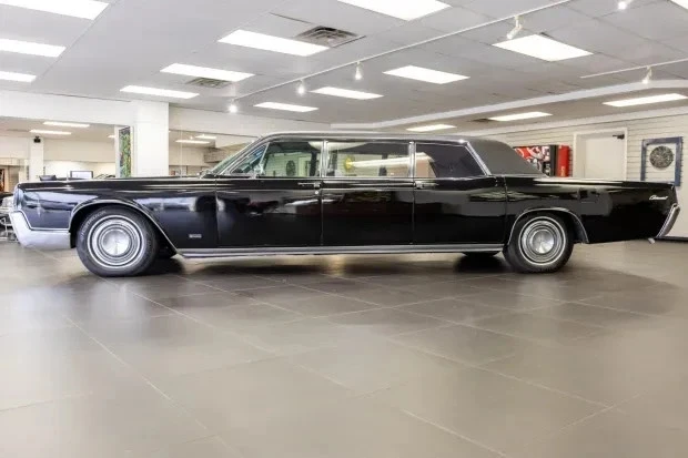 1966 Lincoln Continental 4th Gen - Image 2 of 21