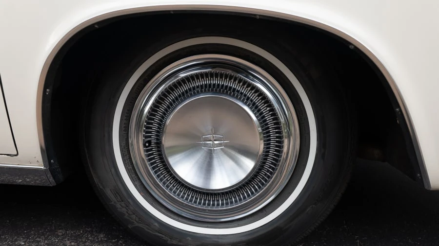 1966 Lincoln Continental 4th Gen - Image 10 of 31
