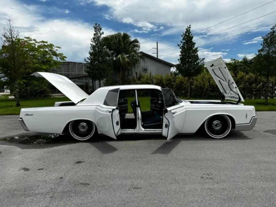 1966 Lincoln Continental 4th Gen - Image 12 of 23
