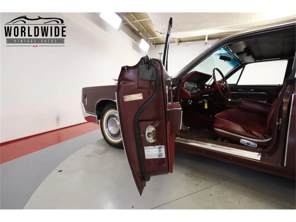 1966 Lincoln Continental 4th Gen - Image 25 of 31