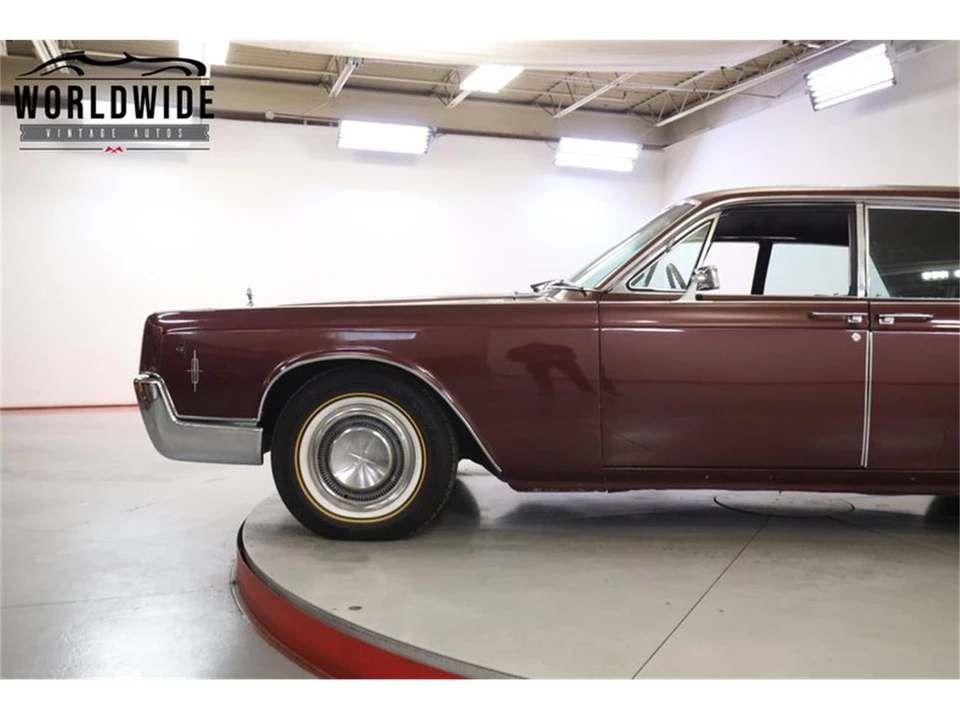 1966 Lincoln Continental 4th Gen - Image 7 of 31