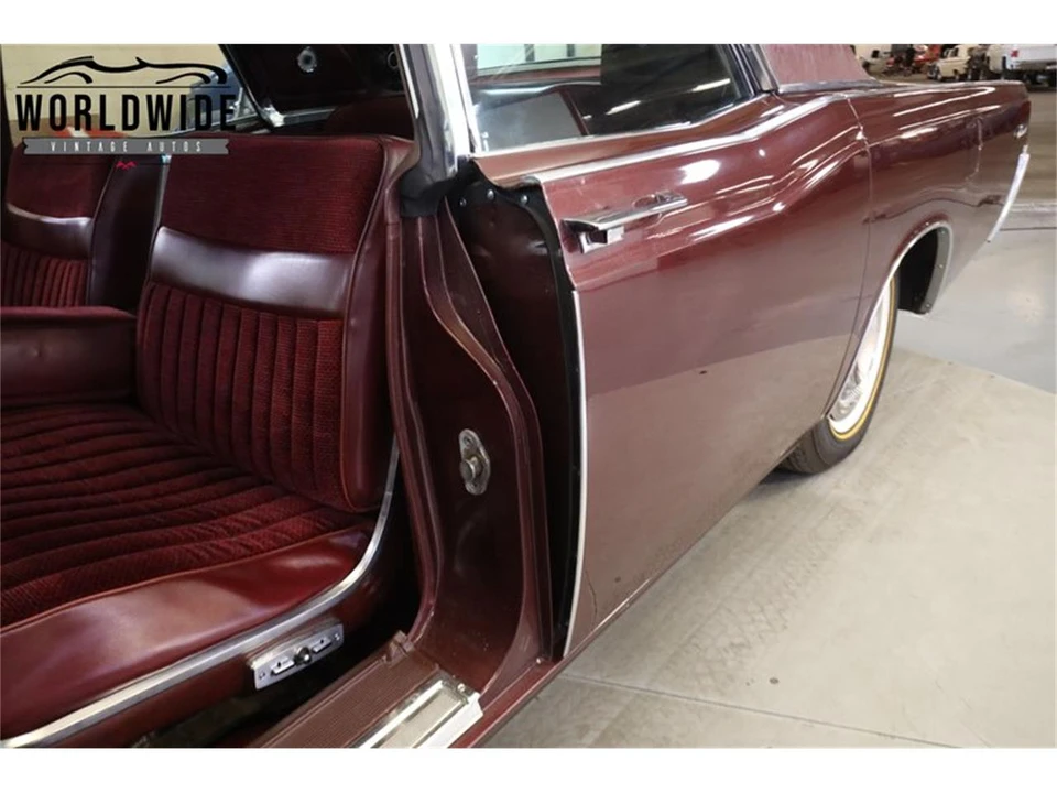 1966 Lincoln Continental 4th Gen - Image 26 of 31