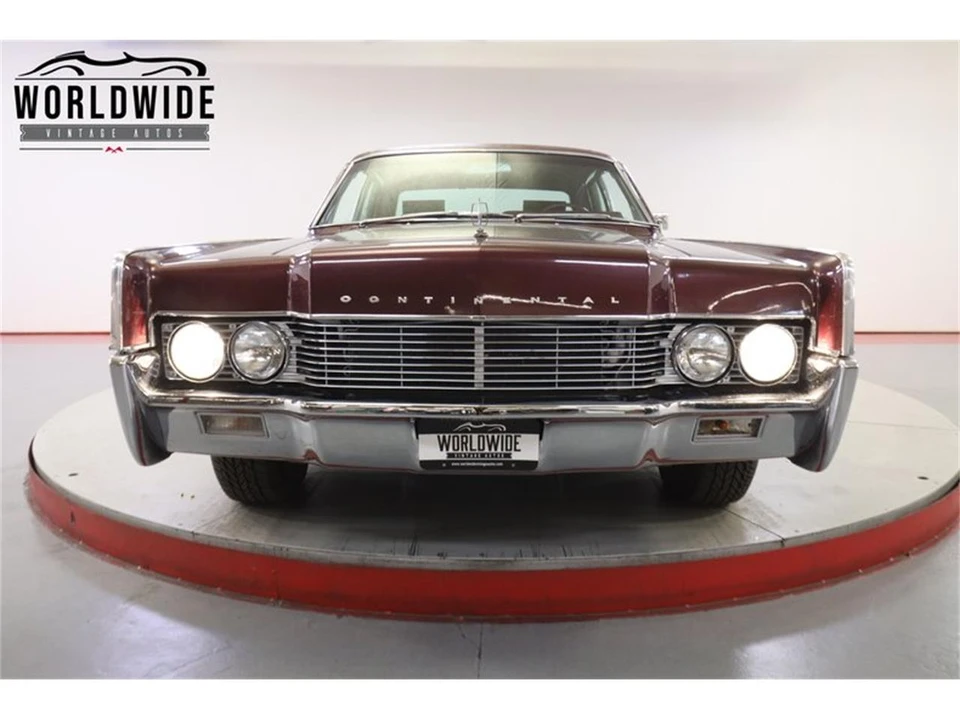 1966 Lincoln Continental 4th Gen - Image 16 of 31