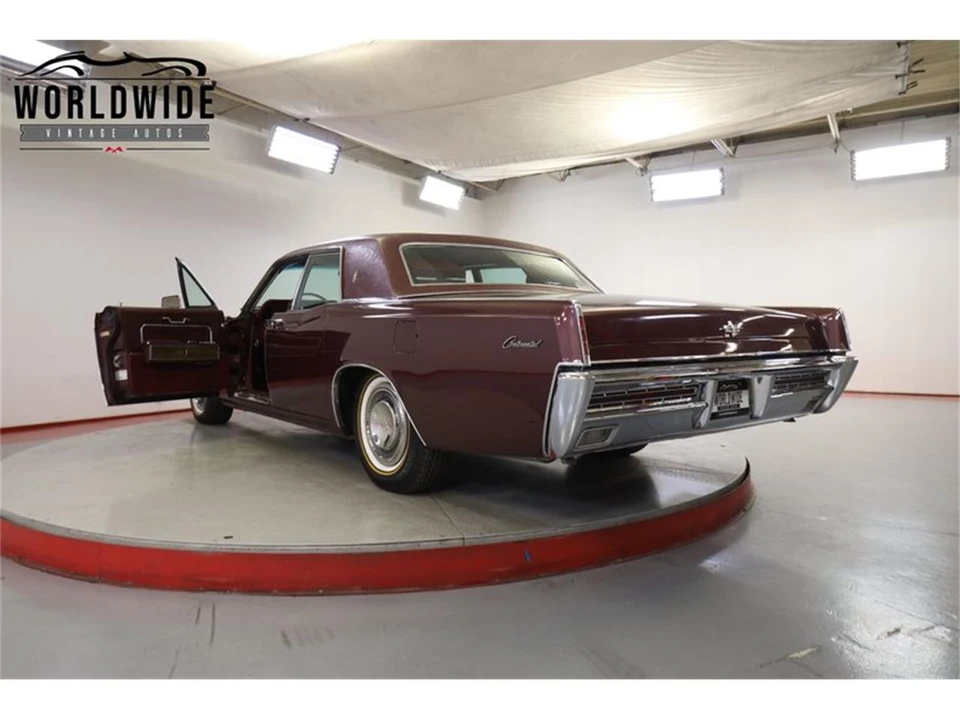 1966 Lincoln Continental 4th Gen - Image 24 of 31