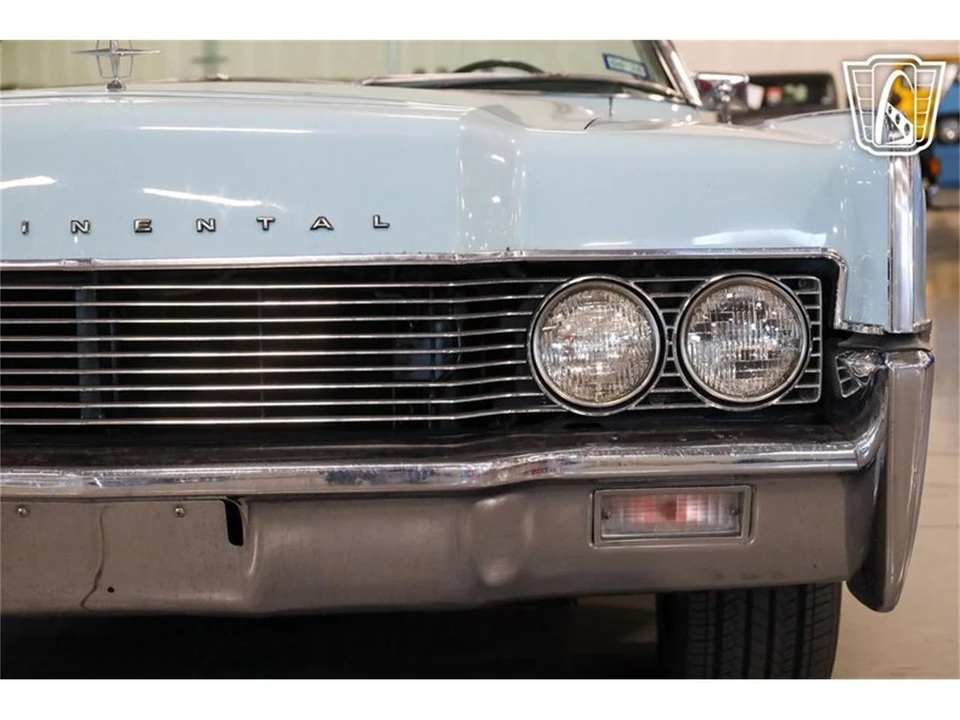1966 Lincoln Continental 4th Gen - Image 9 of 31