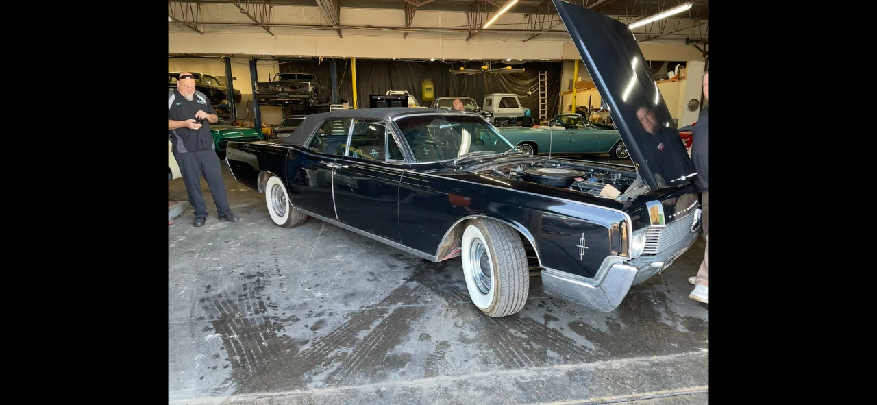 1966 Lincoln Continental 4th Gen - Image 4 of 18