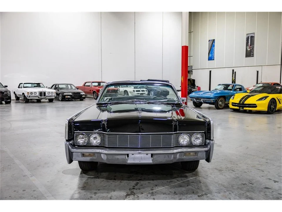 1966 Lincoln Continental 4th Gen - Image 9 of 31