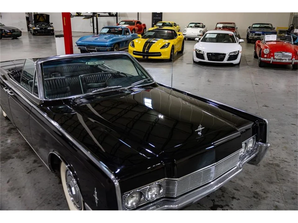 1966 Lincoln Continental 4th Gen - Image 18 of 31