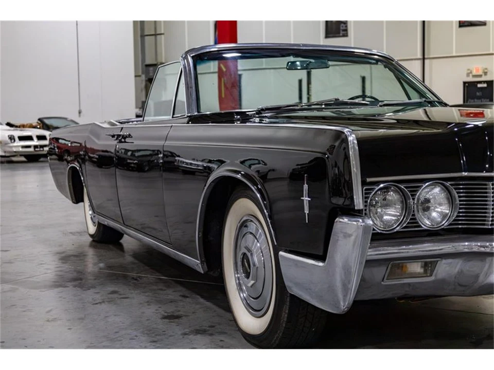 1966 Lincoln Continental 4th Gen - Image 30 of 31