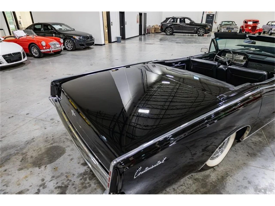 1966 Lincoln Continental 4th Gen - Image 20 of 31