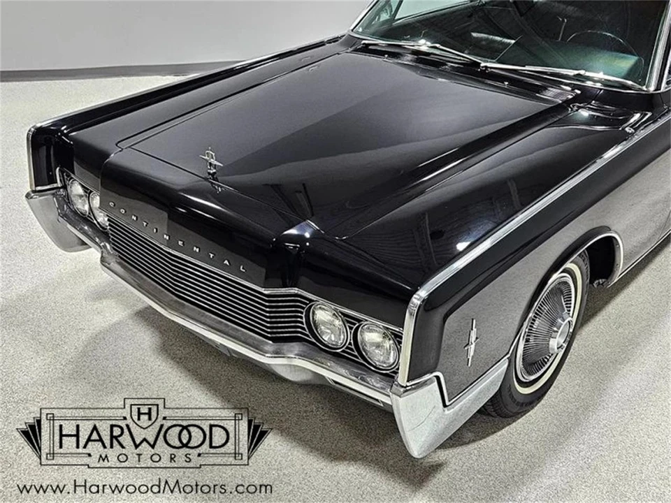 1966 Lincoln Continental 4th Gen - Image 18 of 31