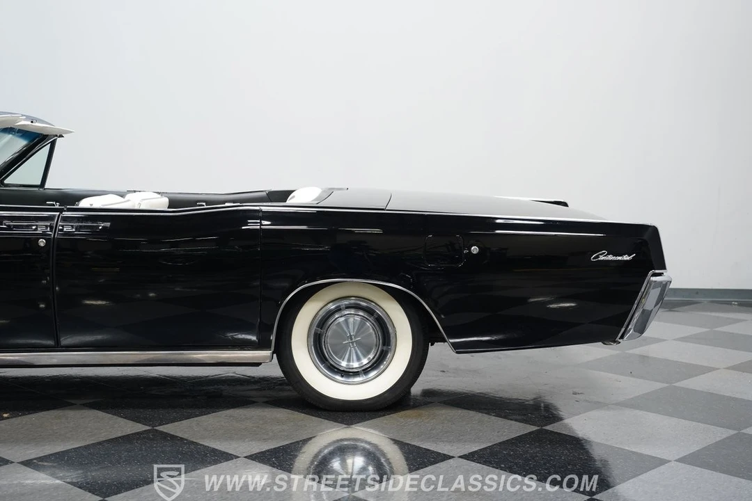 1966 Lincoln Continental 4th Gen - Image 24 of 31