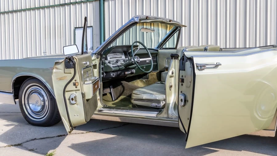 1966 Lincoln Continental 4th Gen - Image 4 of 31
