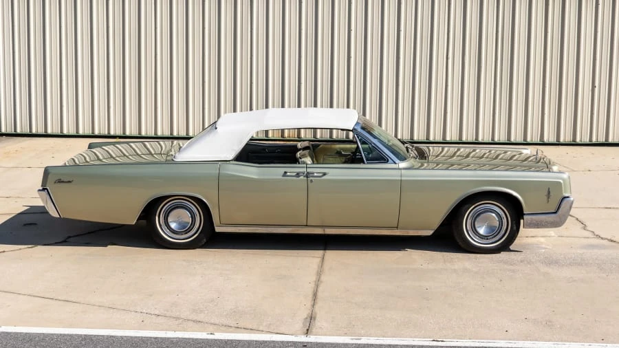1966 Lincoln Continental 4th Gen - Image 17 of 31