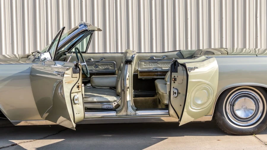 1966 Lincoln Continental 4th Gen - Image 21 of 31