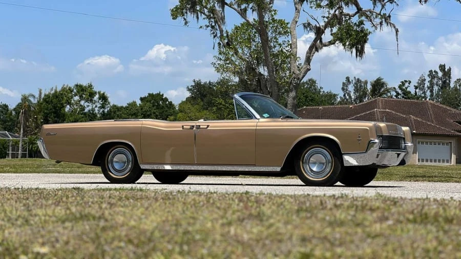 1966 Lincoln Continental 4th Gen - Image 11 of 23