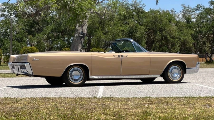 1966 Lincoln Continental 4th Gen - Image 13 of 23