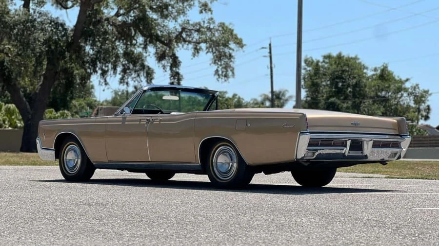 1966 Lincoln Continental 4th Gen - Image 7 of 23