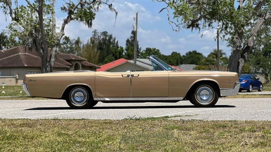 1966 Lincoln Continental 4th Gen - Image 12 of 23