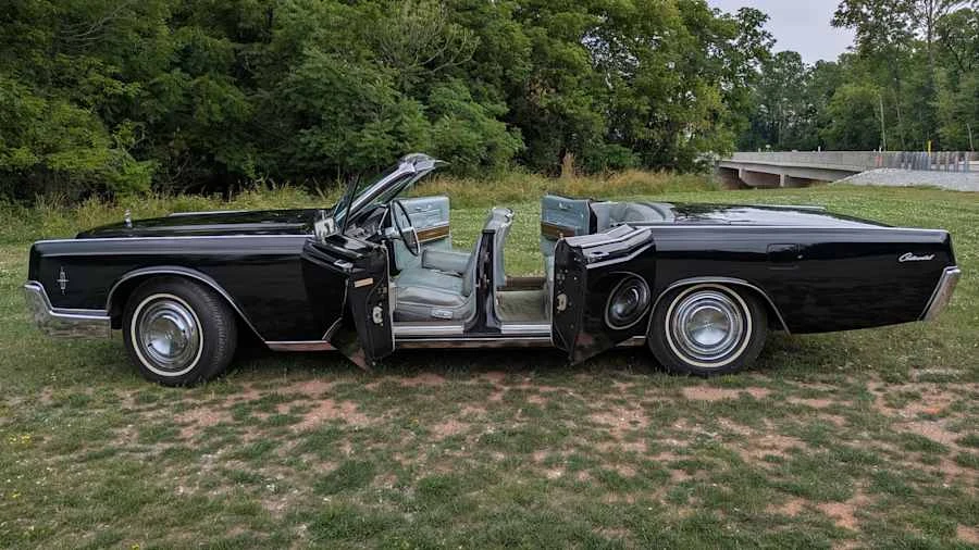 1966 Lincoln Continental 4th Gen - Image 16 of 30