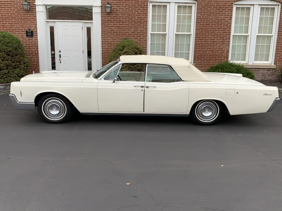1966 Lincoln Continental 4th Gen - Image 11 of 12