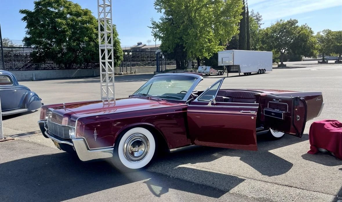1966 Lincoln Continental 4th Gen - Image 10 of 21