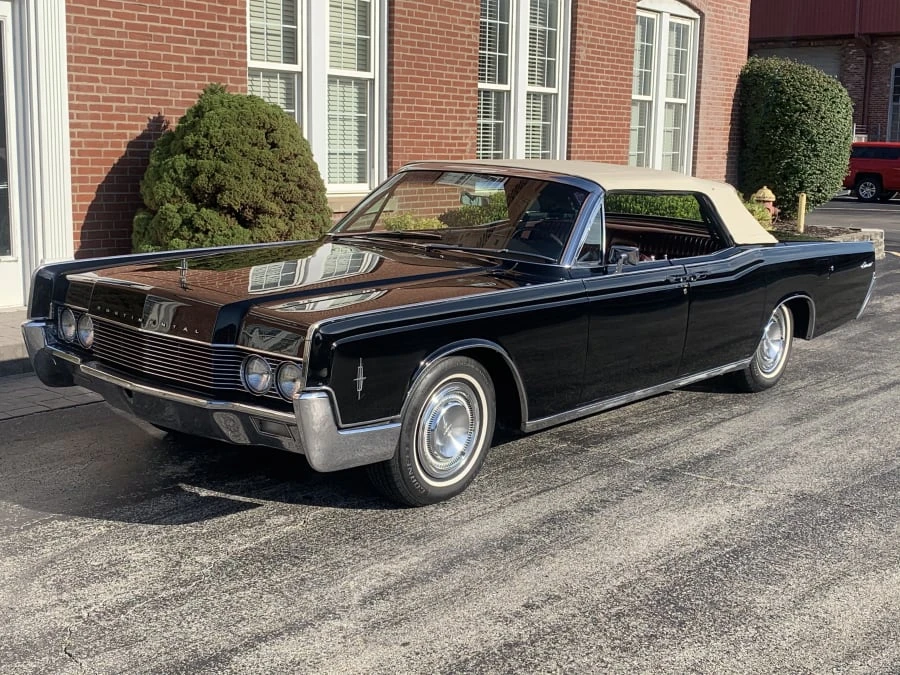 1966 Lincoln Continental 4th Gen - Image 11 of 13
