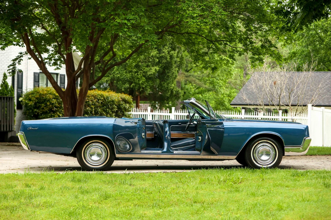 1966 Lincoln Continental 4th Gen - Image 17 of 31